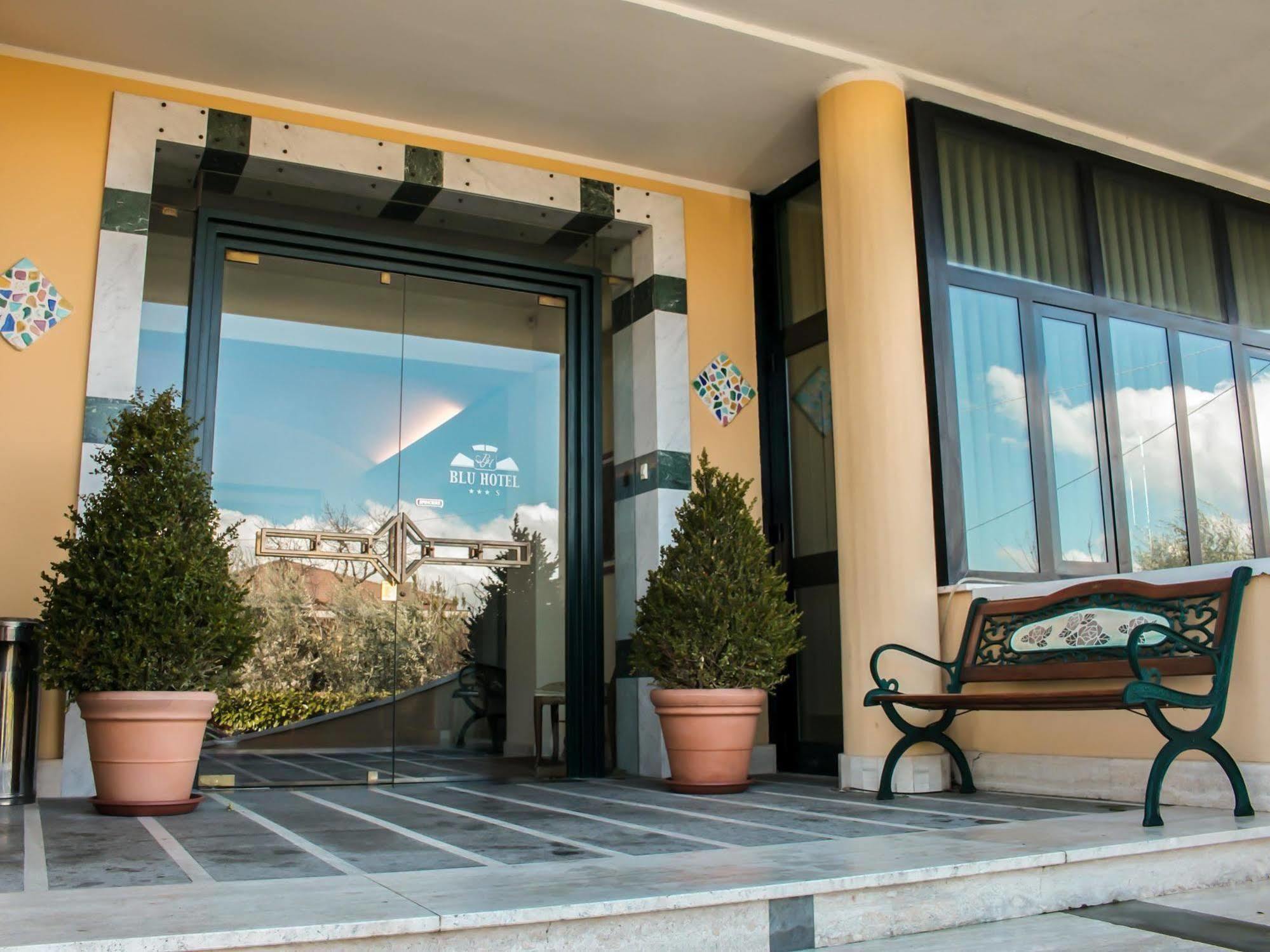Blu Hotel 산 니콜라 만프레디 외부 사진